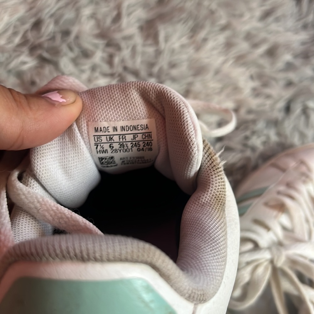 Adidas - Picture 5 of 6